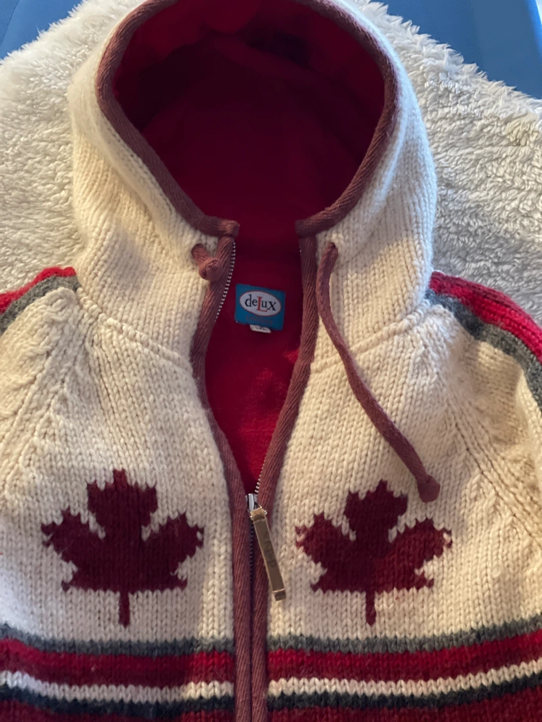 deLux Canadian Maple Leaf Knit Zip-Up Hoodie 100% Wool
