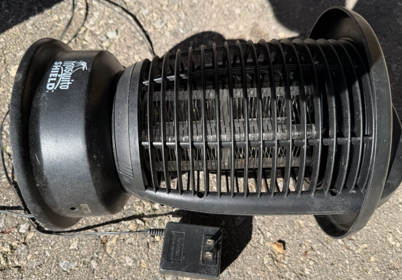 Mosquito Shield Electronic Insect Killer - photo 4