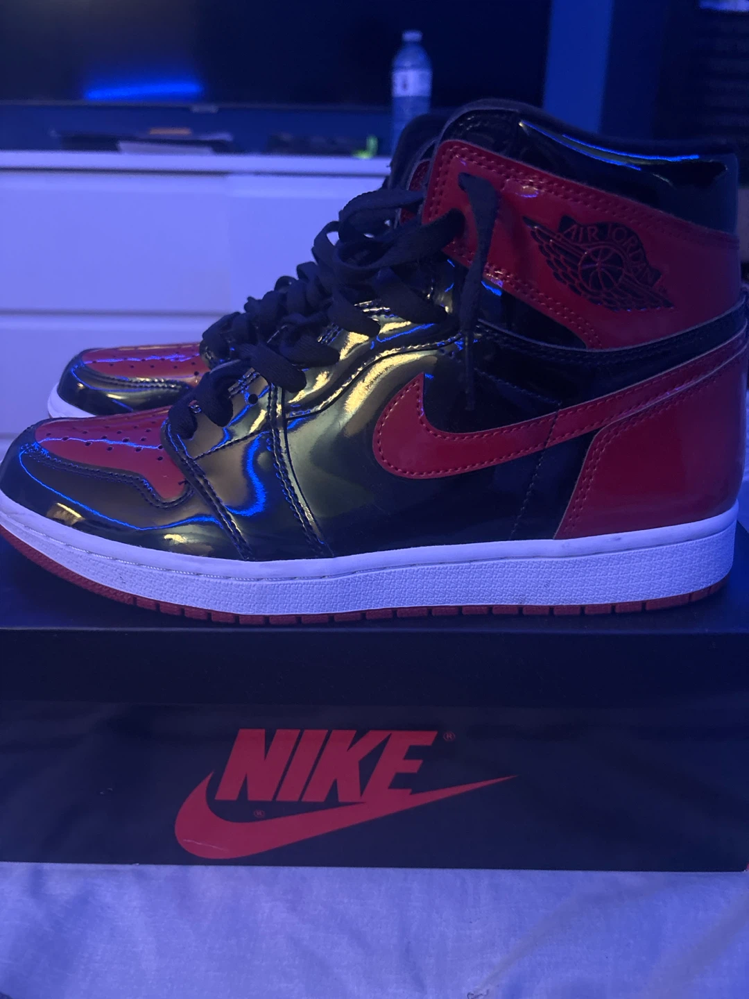 Nike Air Jordan 1 Retro High OG Patent Bred - photo 4