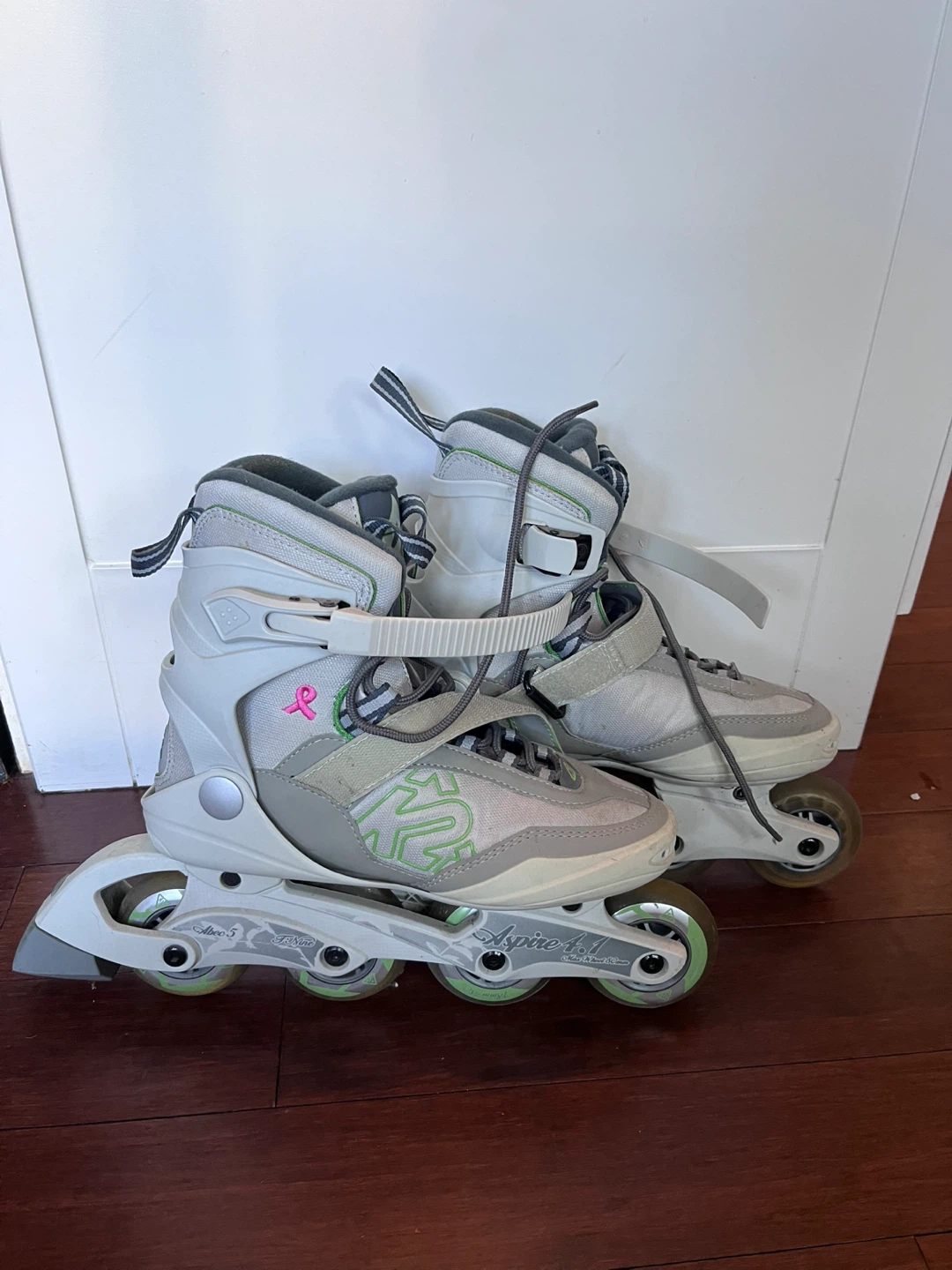 Women’s Rollerblades. Gently used. Size 8