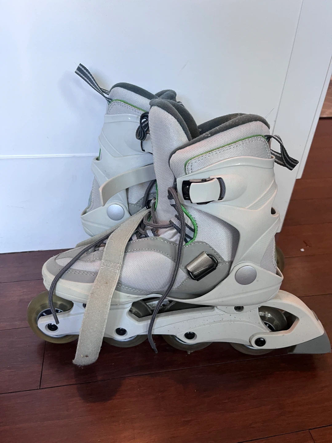 Women’s Rollerblades. Gently used. Size 8 - photo 2