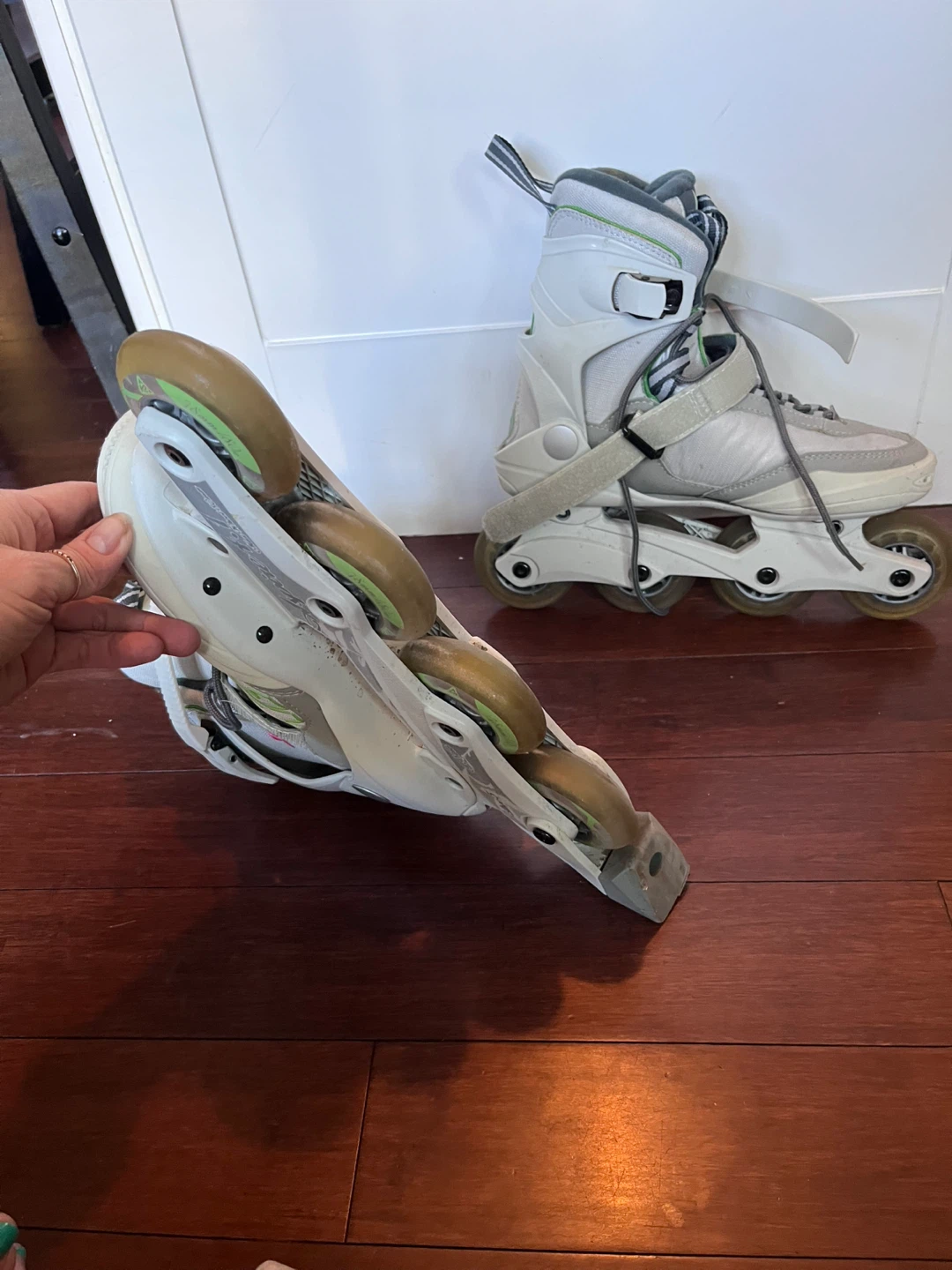 Women’s Rollerblades. Gently used. Size 8 - photo 3