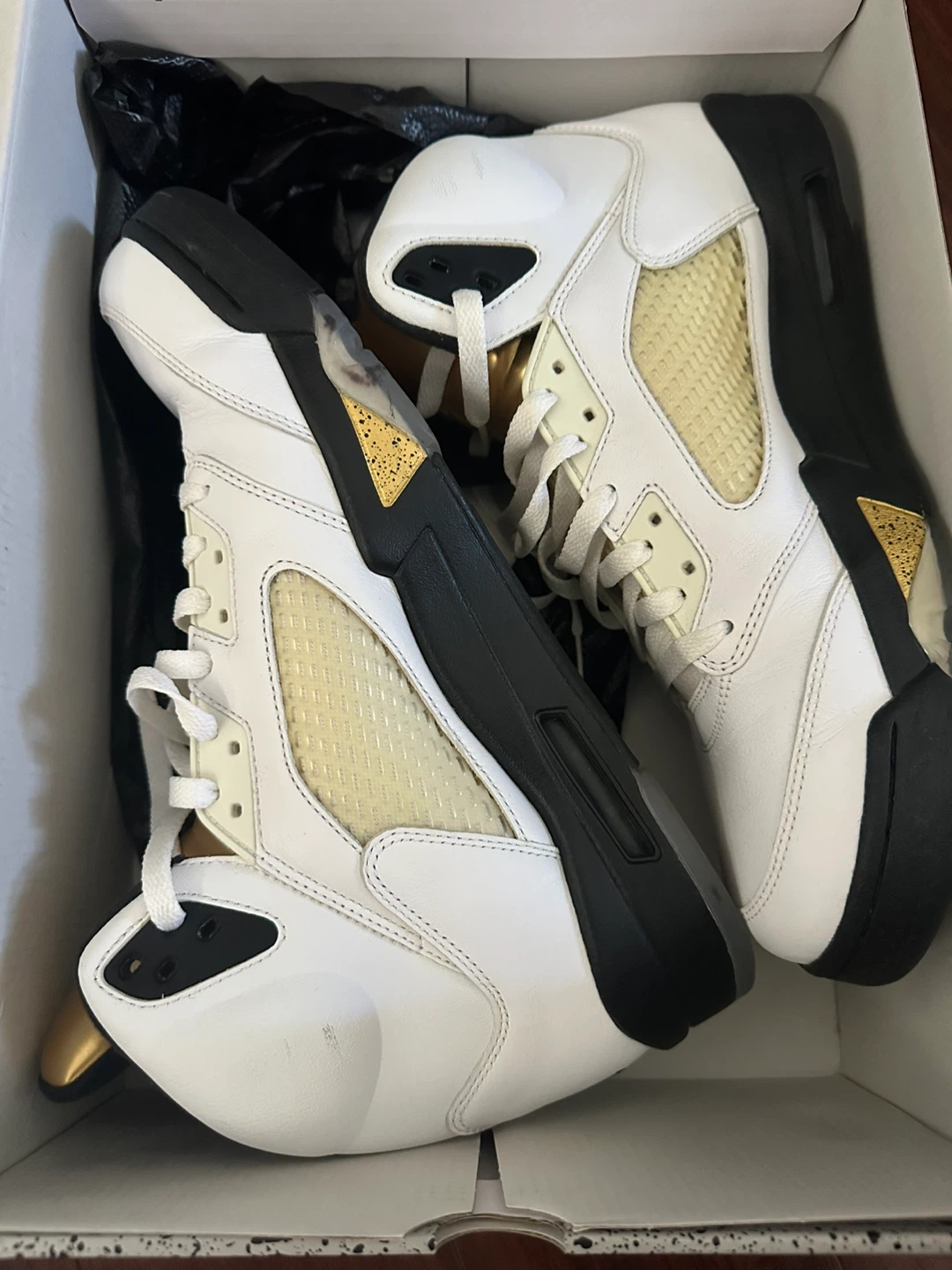 Multiple pairs of Nike Air Jordan sneakers - photo 3