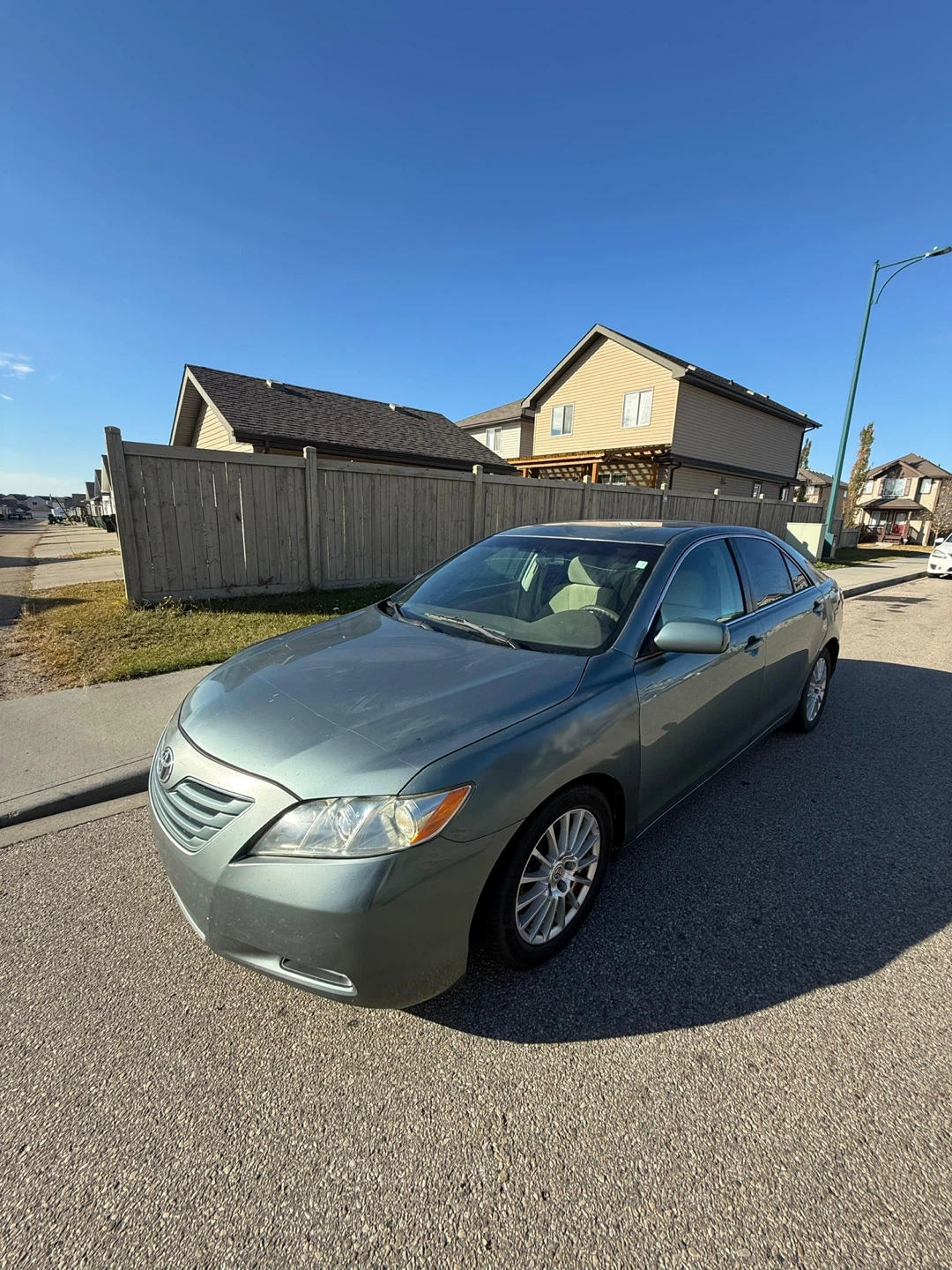 Toyota Camry LE - photo 2