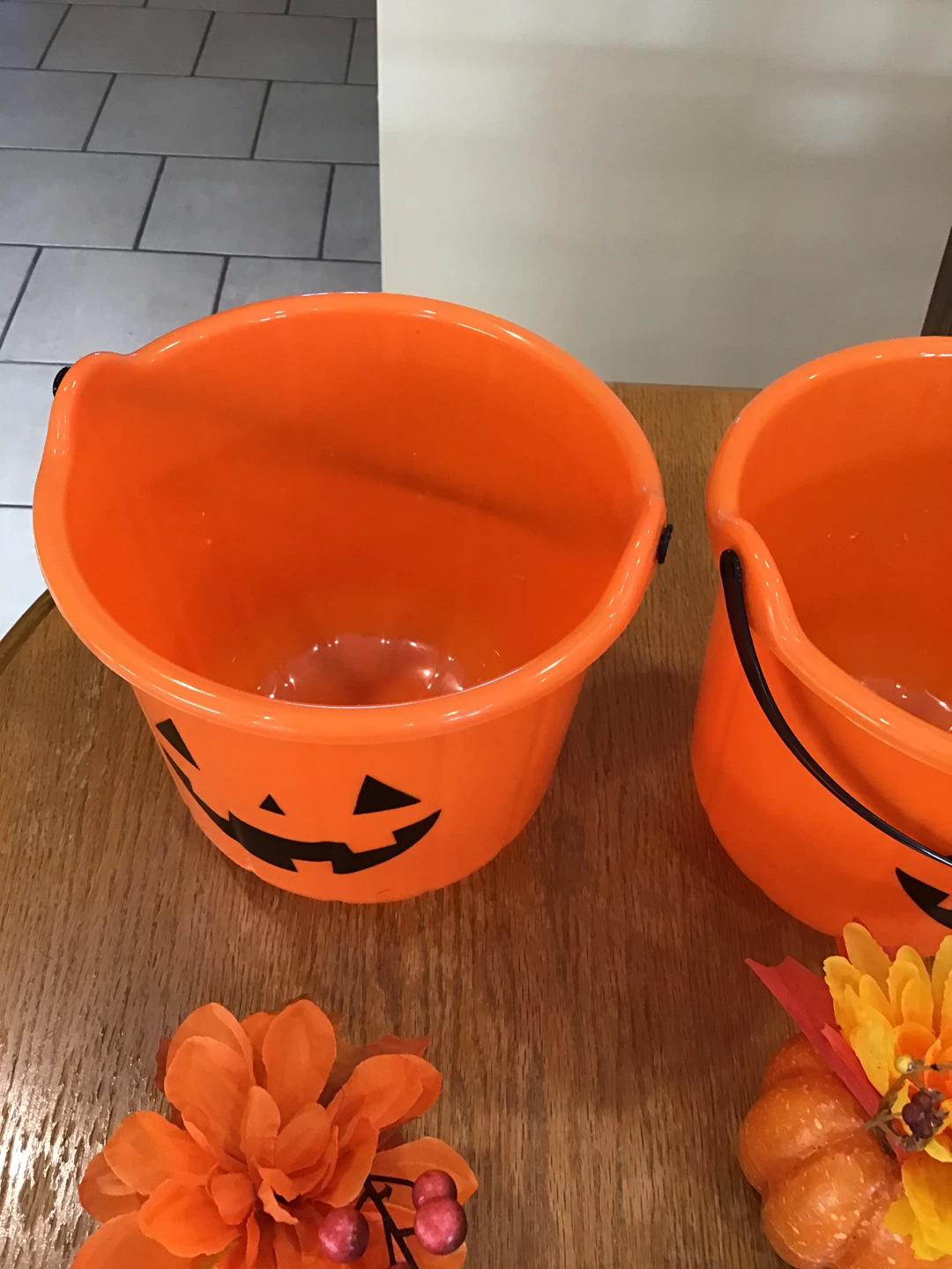 Halloween Decor Set with Pumpkin Buckets - photo 3