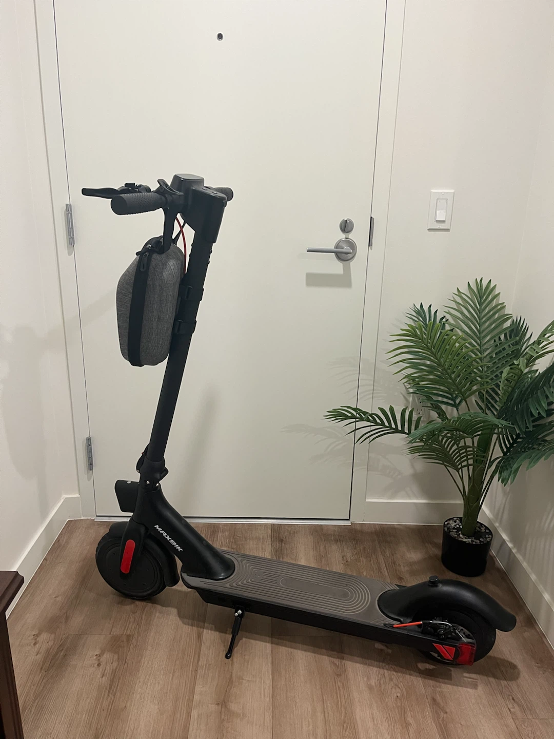 Maxbik Electric Scooter - photo 2