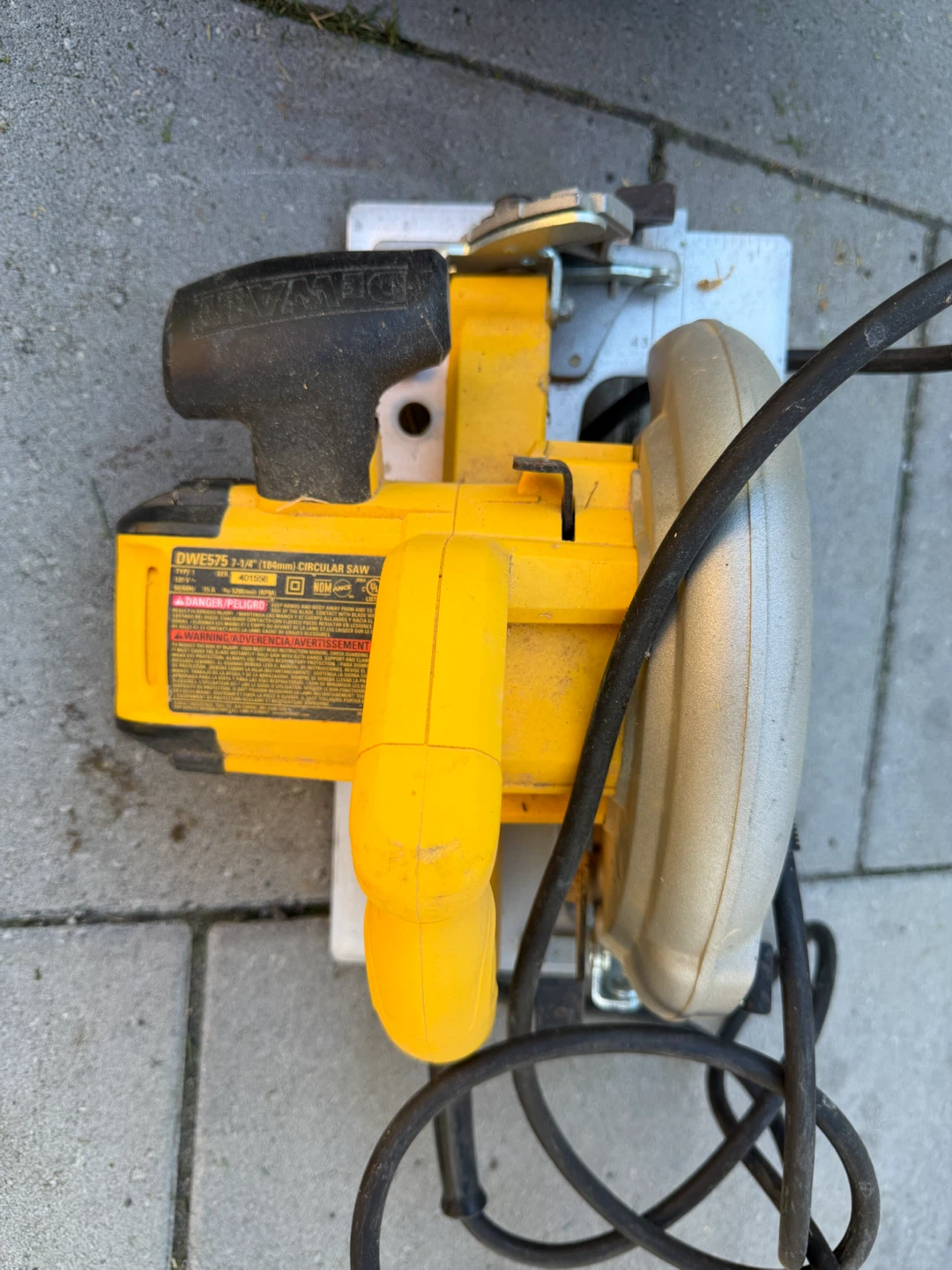 DeWalt DWE575 7-1/4 inch Circular Saw - photo 2