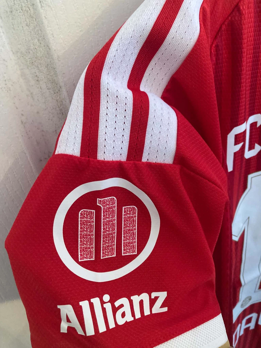 FC Bayern Munich jersey - Player Version #19 Davies - photo 4