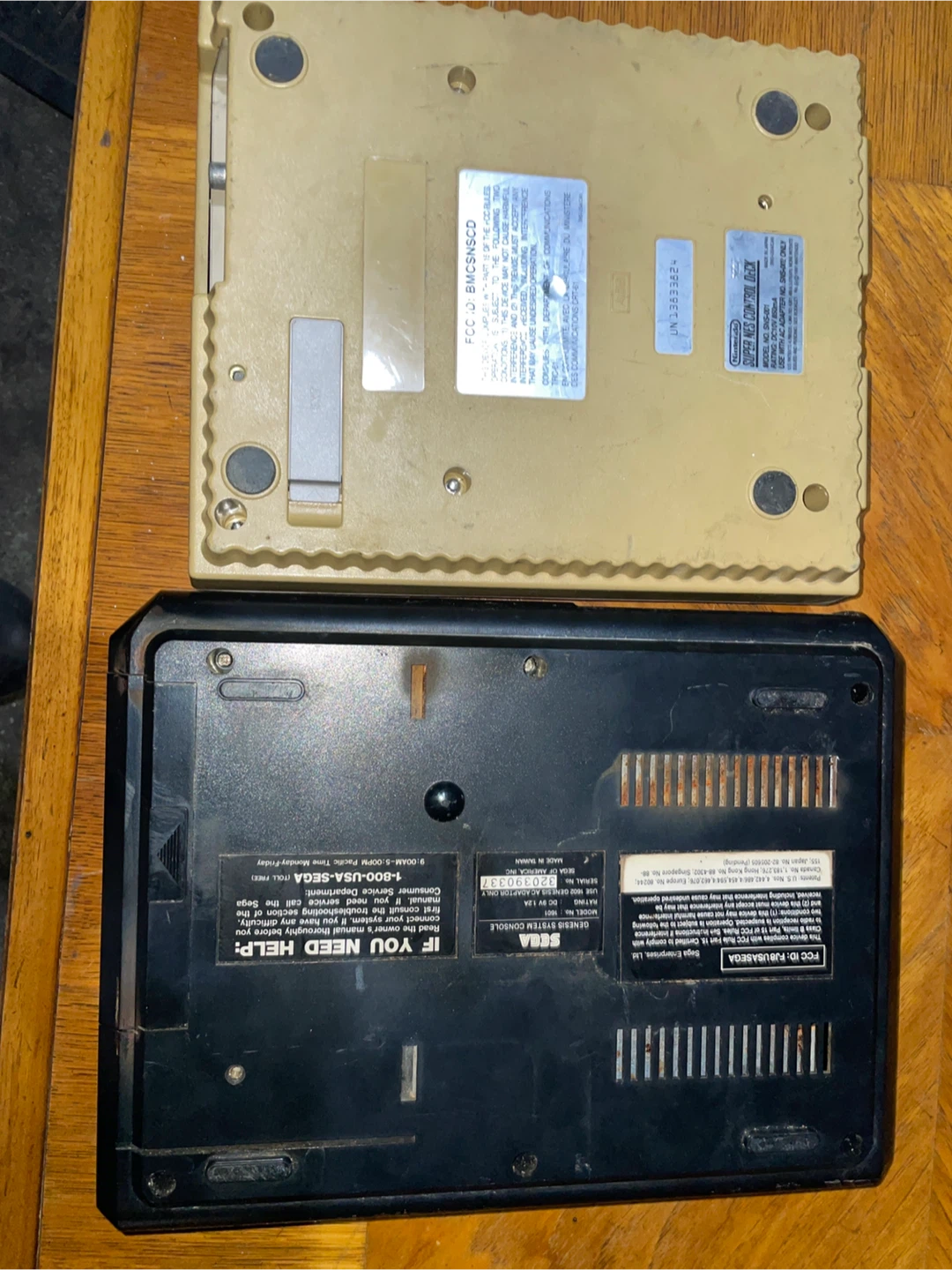 Sega Genesis and Nintendo Super NES Game Consoles - photo 3
