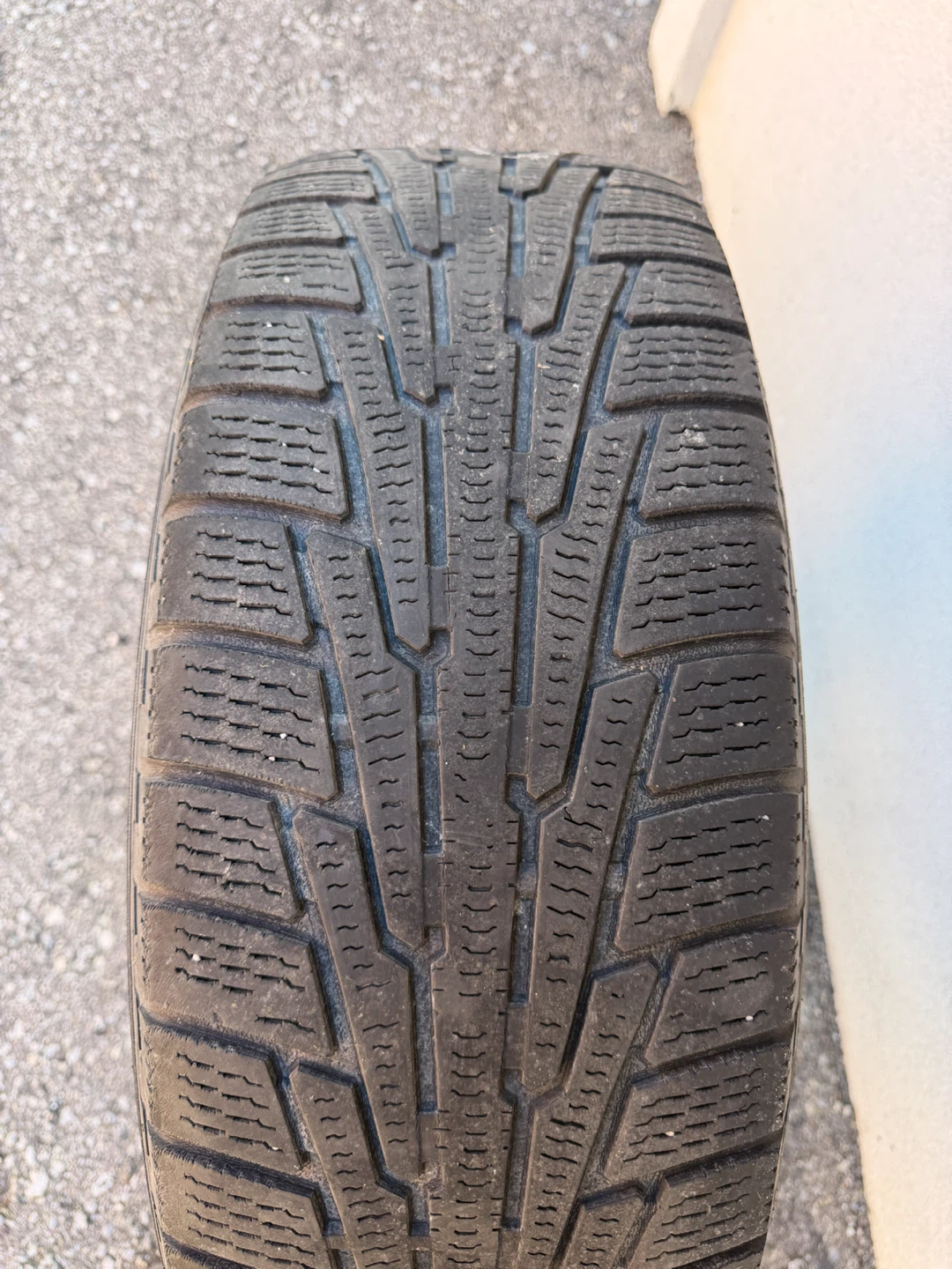 Set of 4 Nissan Winter Tires and Rims - photo 4