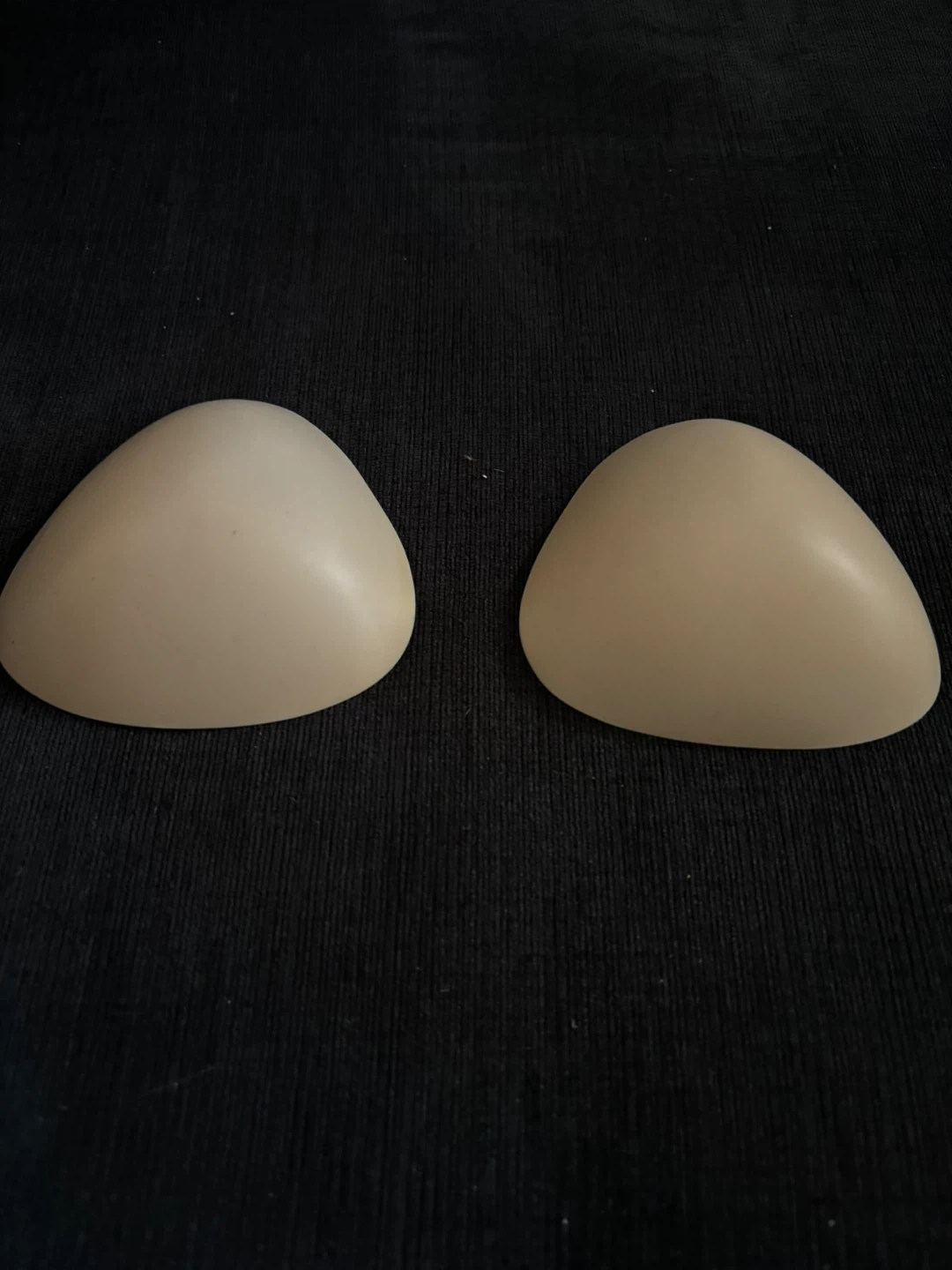 Women's swimming suit silicone bra inserting