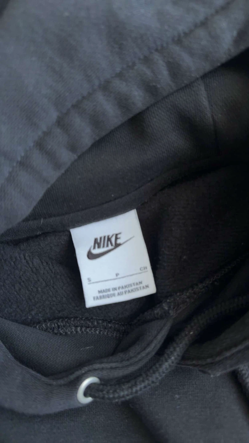 Nike Black Hoodie - photo 2