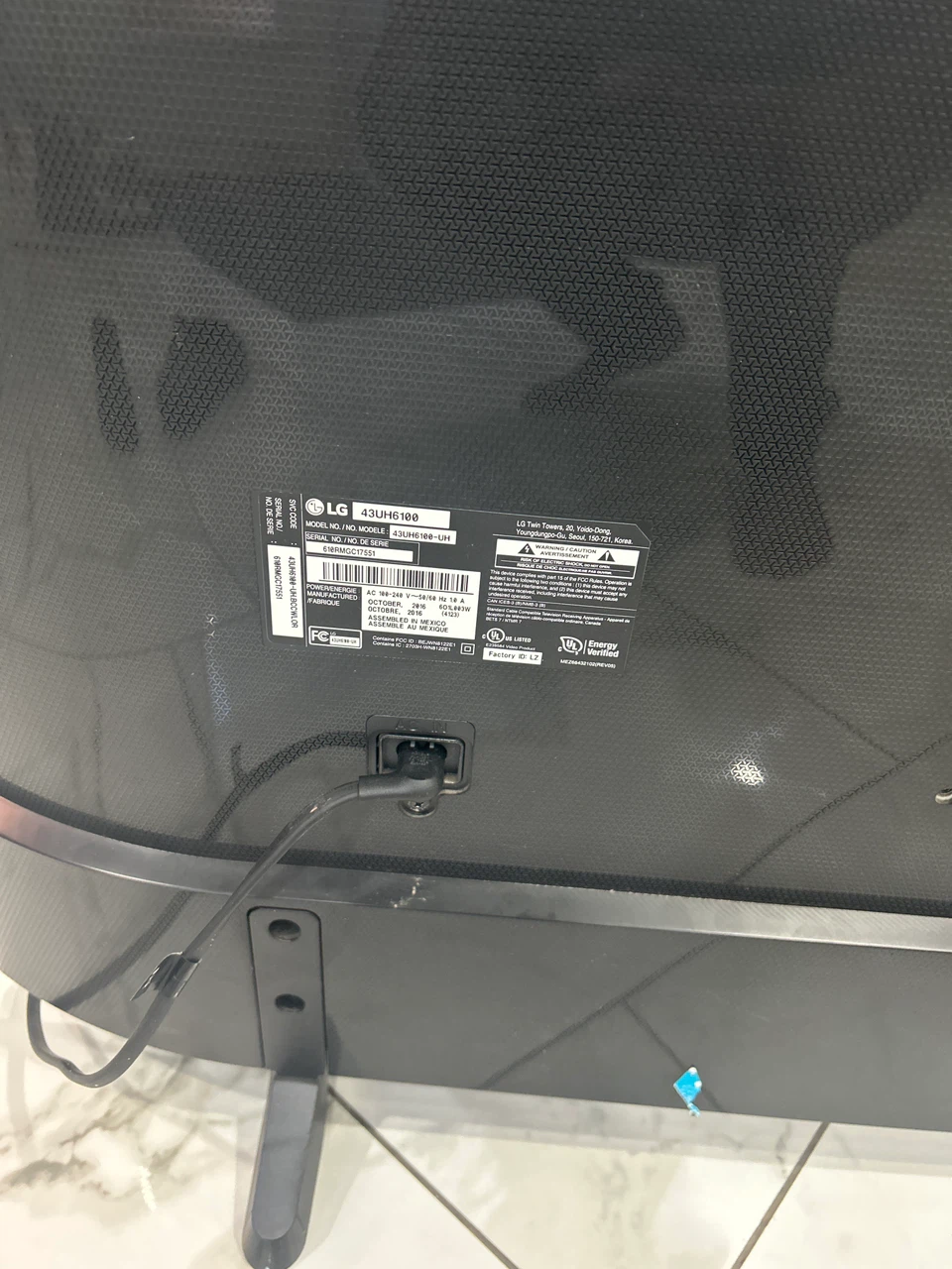 LG 43-inch 4K LED Smart TV - photo 2