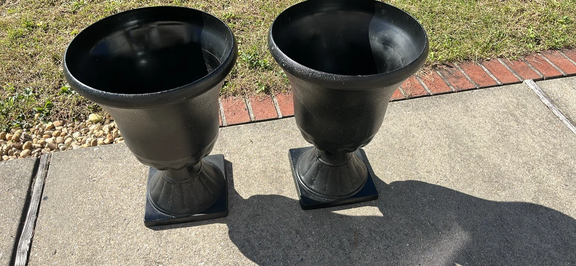 Set of 2 Black Urn Planters