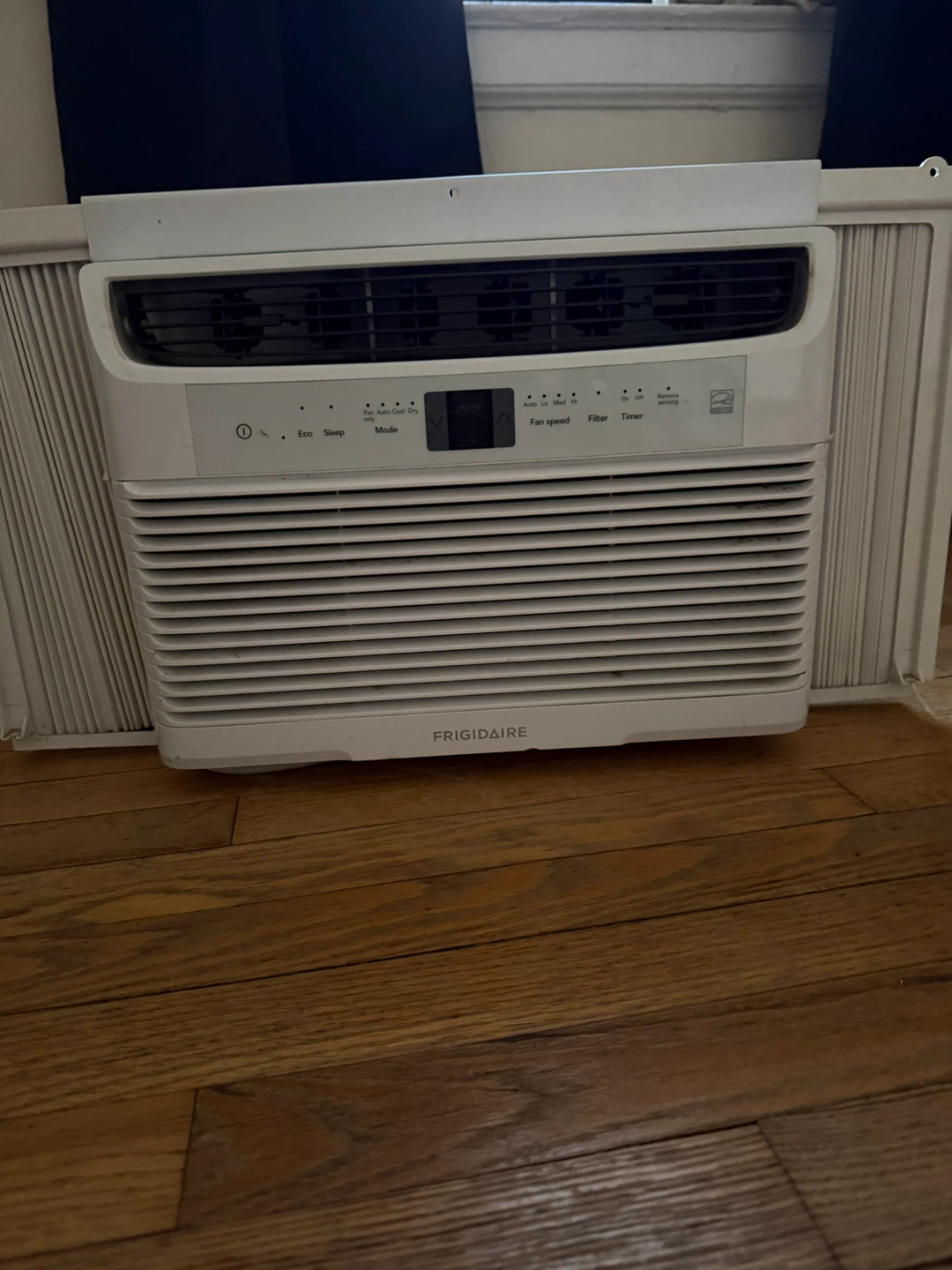 Frigidaire 5,000 BTU Window-Mounted Room Air Conditioner - photo 2