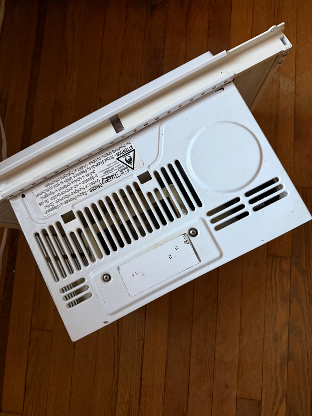 Frigidaire 5,000 BTU Window-Mounted Room Air Conditioner - photo 5