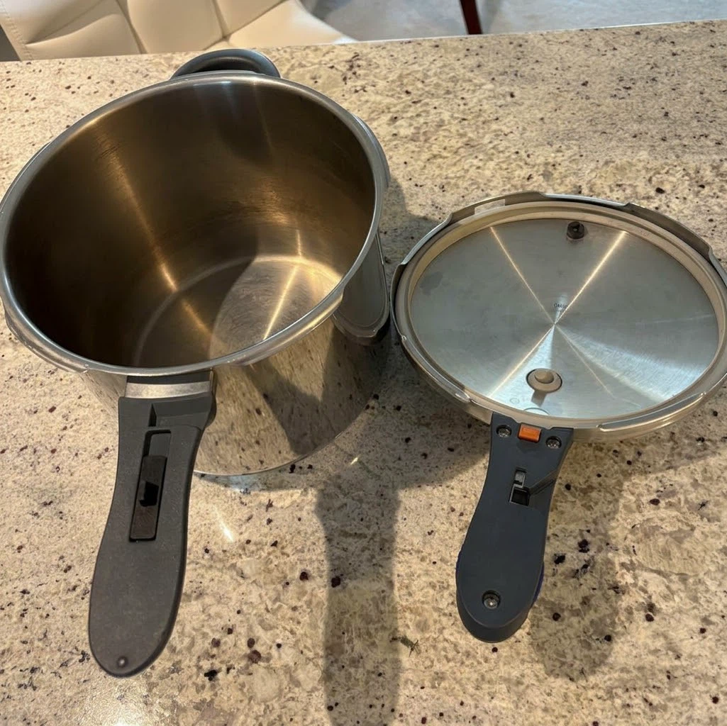 WMF Perfect Plus Pressure Cooker 4.5L - photo 2