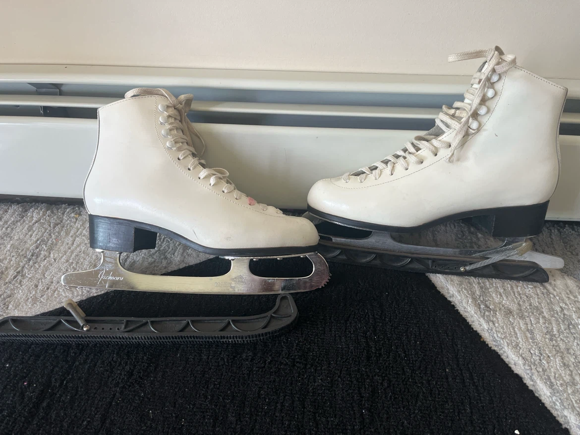 Jackson Figure Skates with MK Mark III Blades