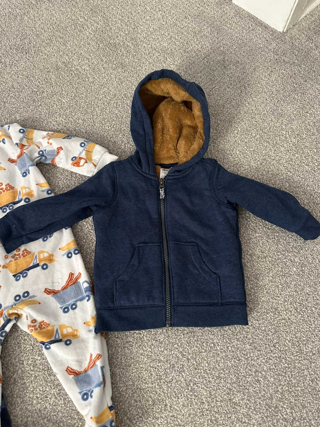 Carter's Toddler Boy 18M Clothing Set - photo 2