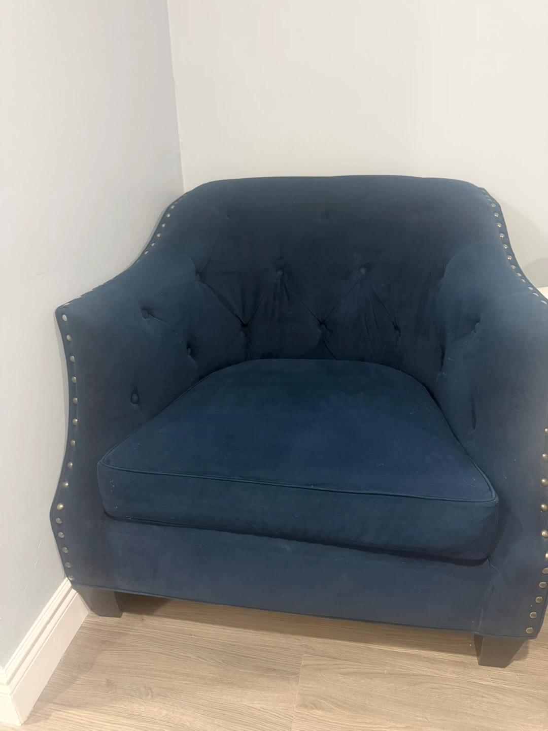 Navy Blue Velvet Accent Chair - photo 2