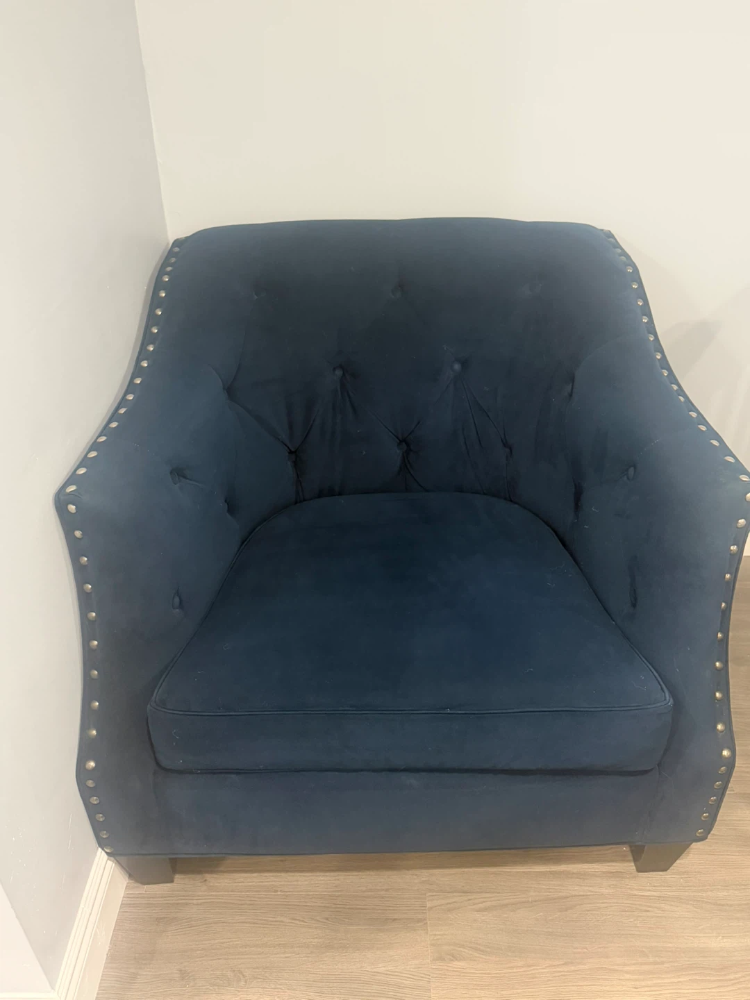 Navy Blue Velvet Accent Chair