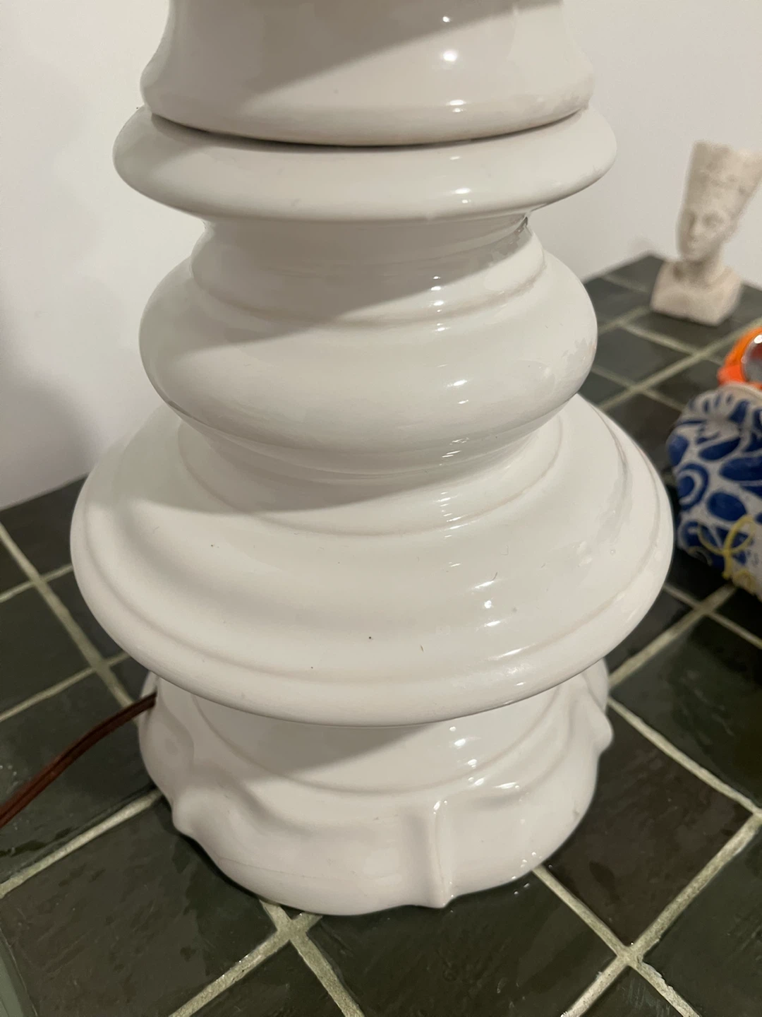 White Ceramic Table Lamp - photo 2