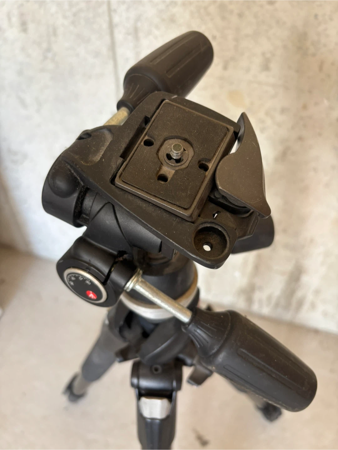 Manfrotto 055XPROB Camera Tripod - photo 4