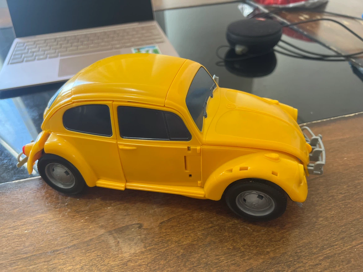 Volkswagen Beetle Transformers Action Figure - photo 2