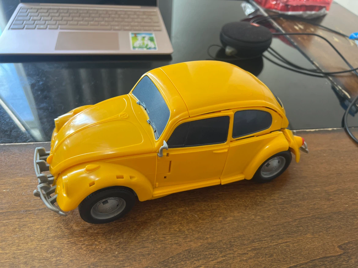 Volkswagen Beetle Transformers Action Figure - photo 4