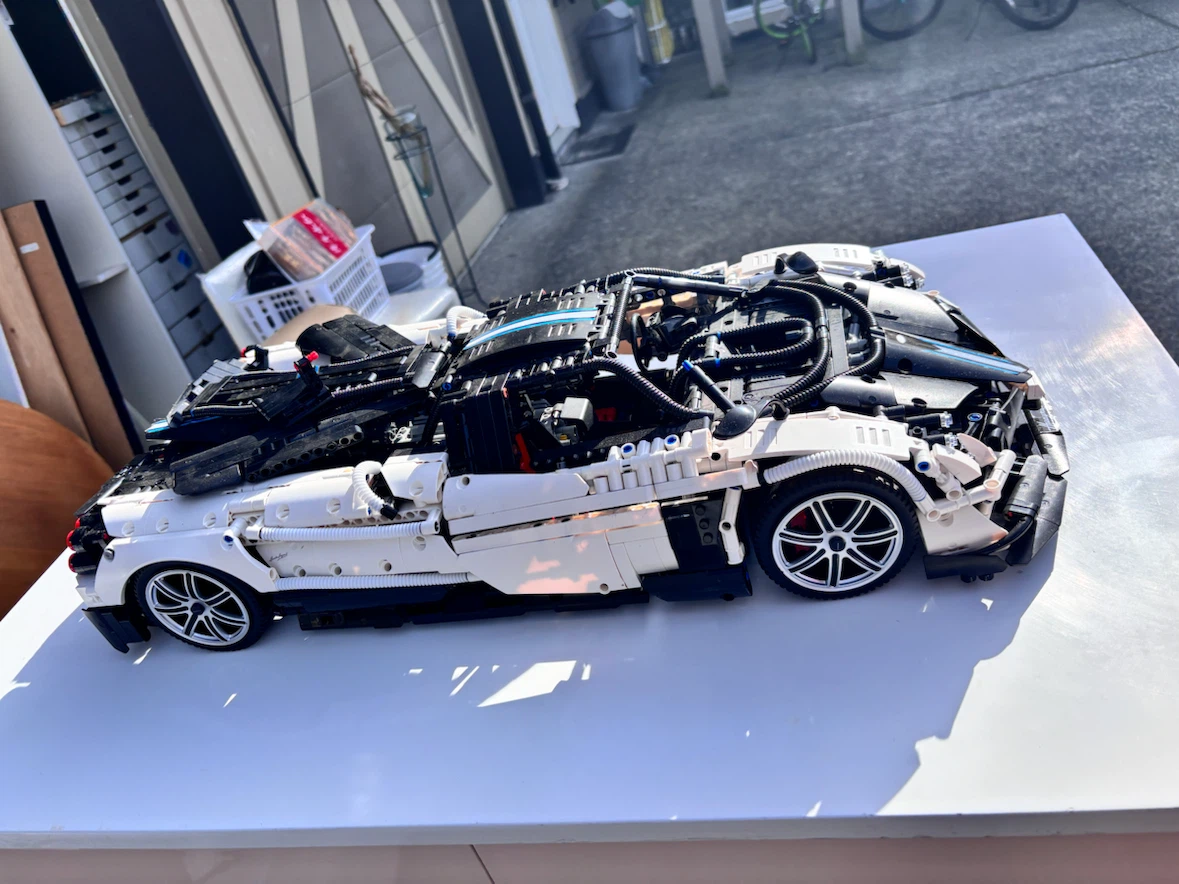 LEGO Technic Pagani Huayra BC - photo 2