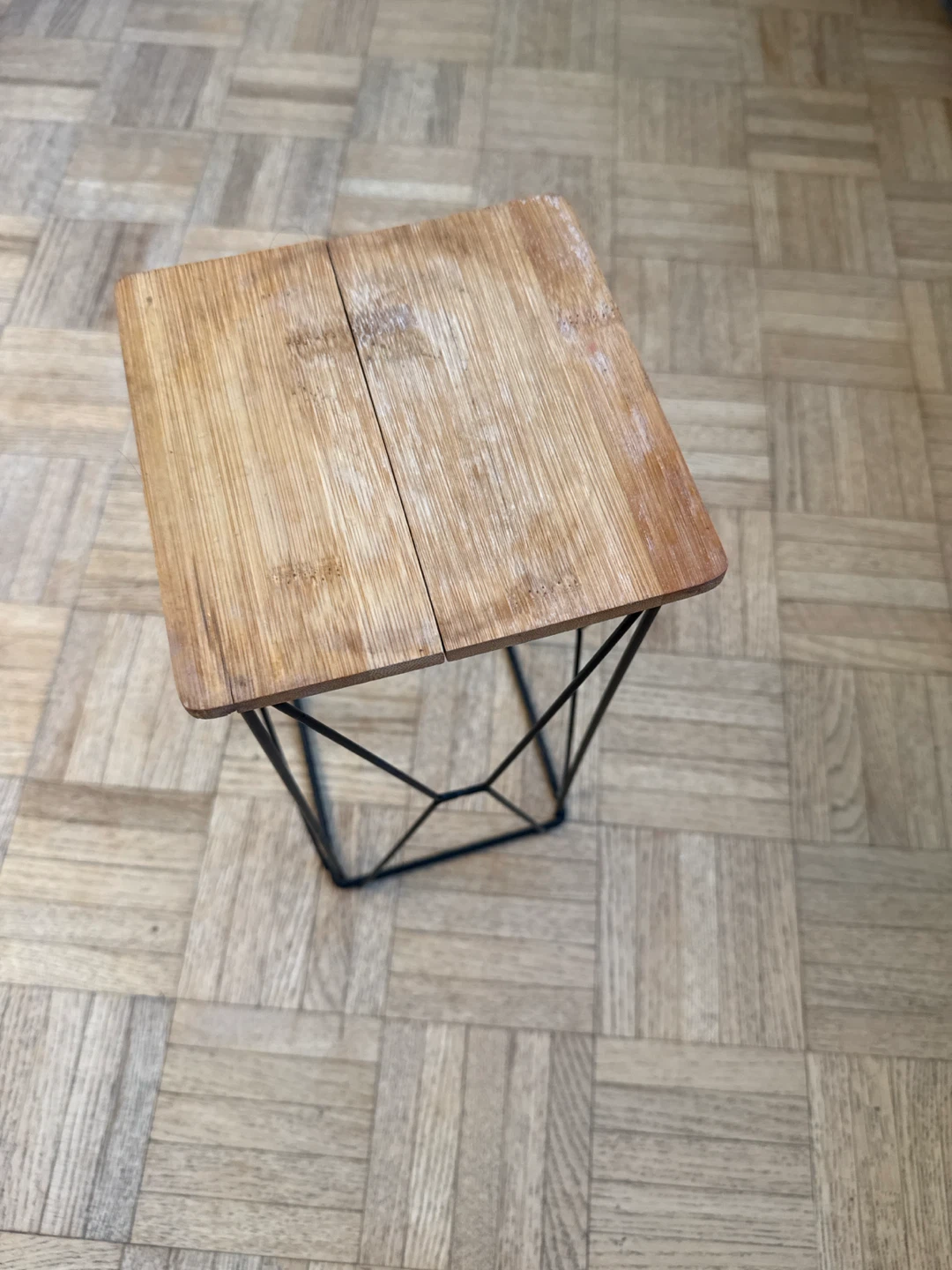 Small Geometric stand
