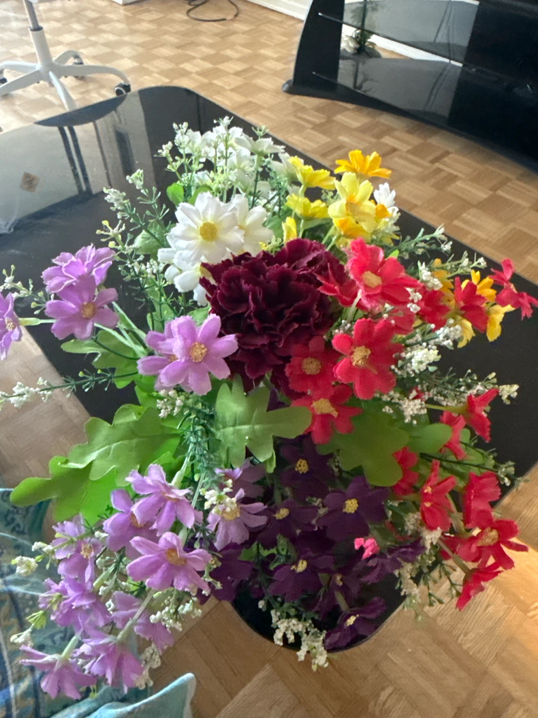 Clear Glass Vase with Flowers - photo 2
