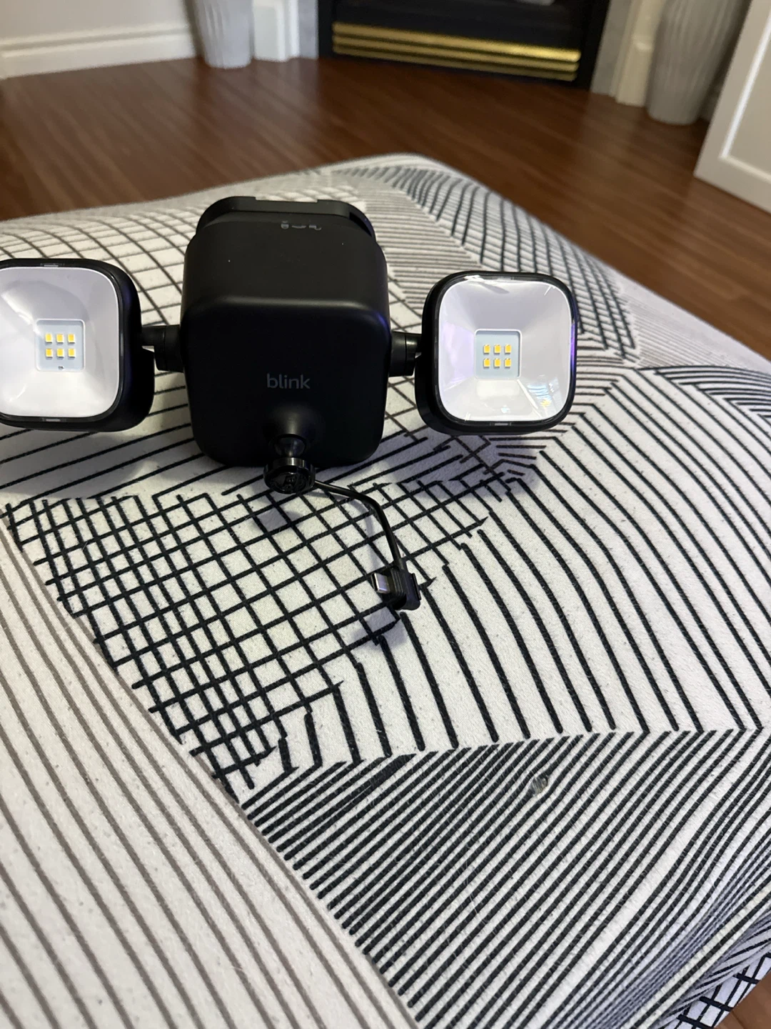 Blink Floodlight Mount - photo 3