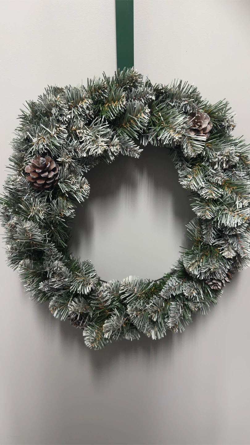 Christmas Frosted Pine Cone Wreath