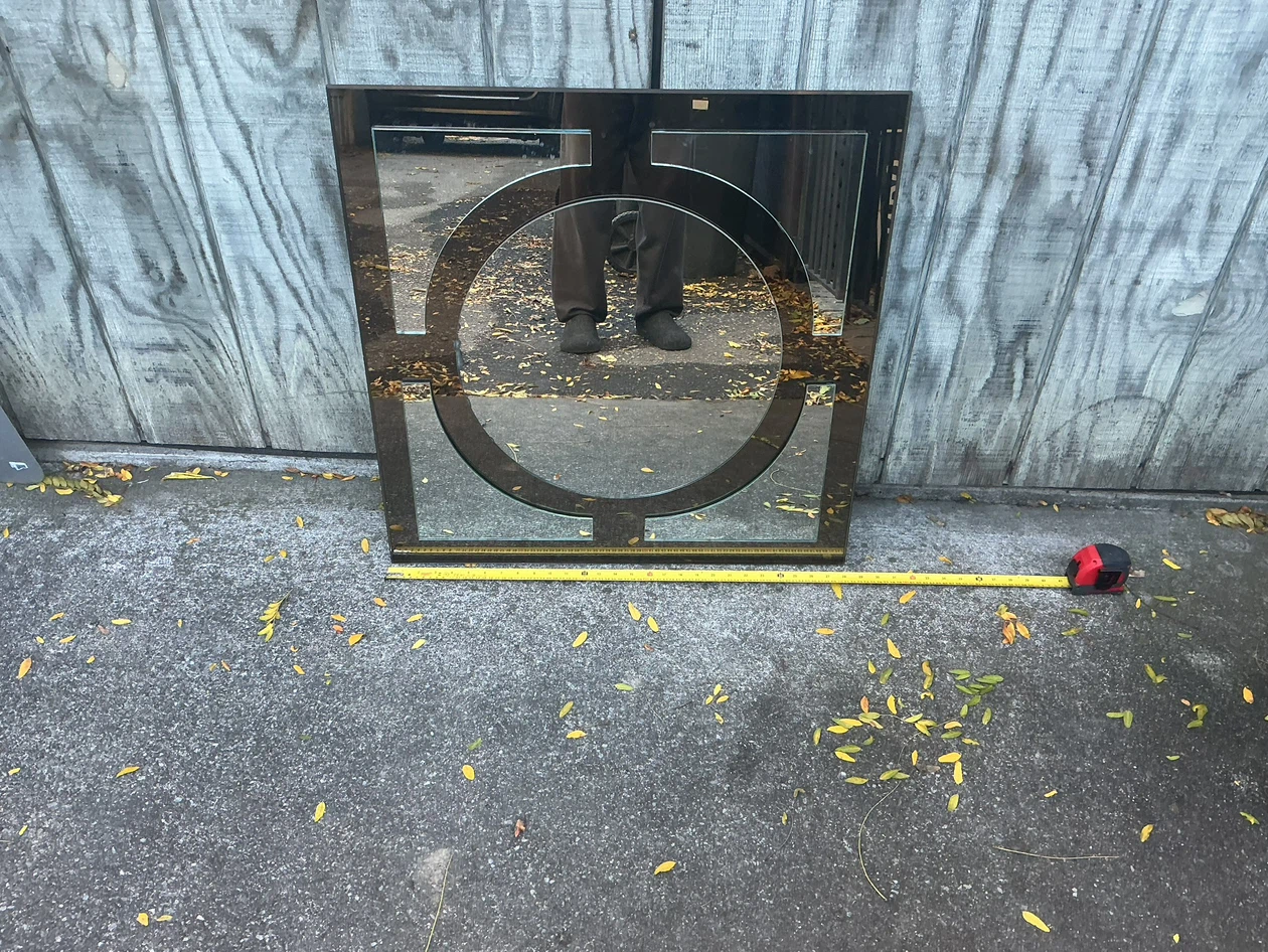 Modern Geometric Wall Mirror with a Circular Centre !
