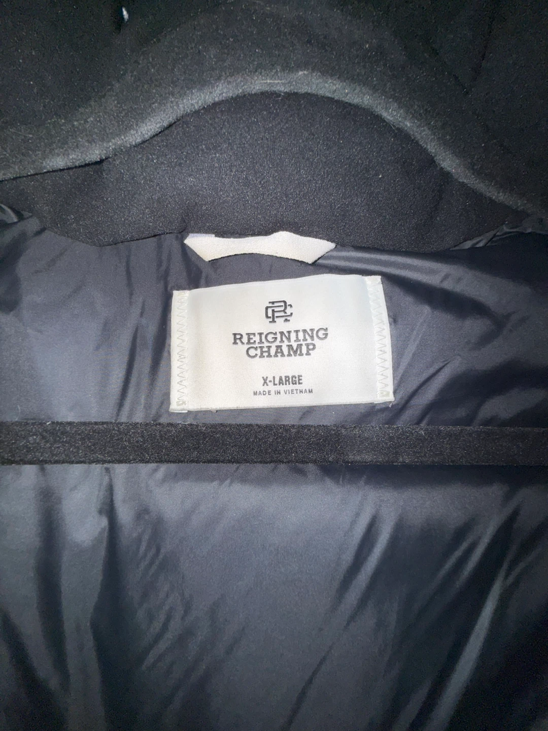 Black puffer reigning champ size XL - photo 2