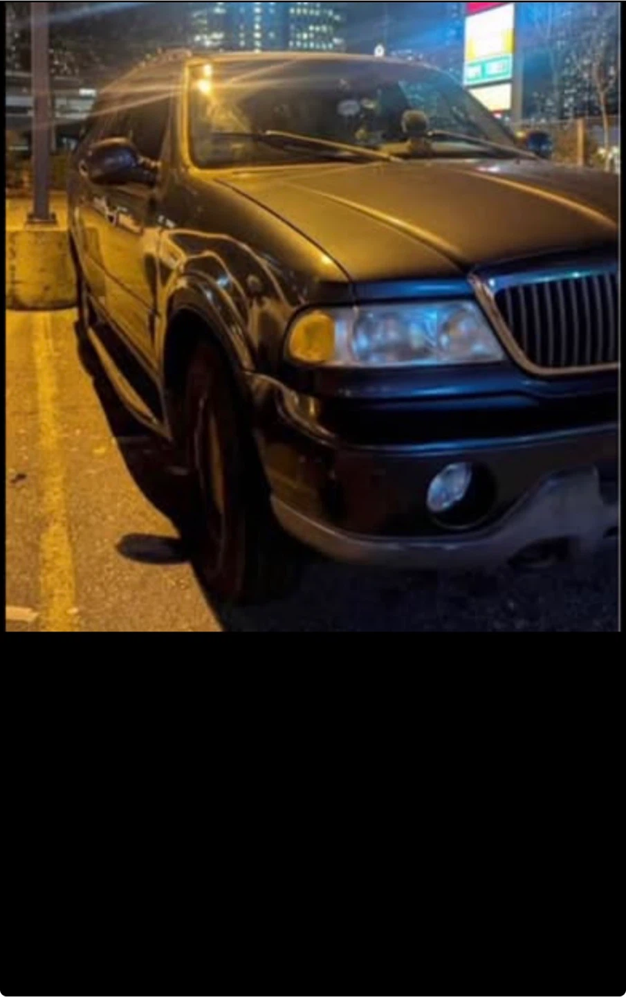 2000 Lincoln Navigator (the good one) (needs towing)