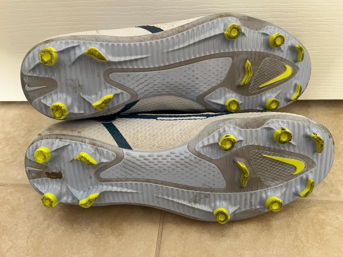 Nike Phantom Soccer Cleats ⚽️ Men's Size 8 - photo 4