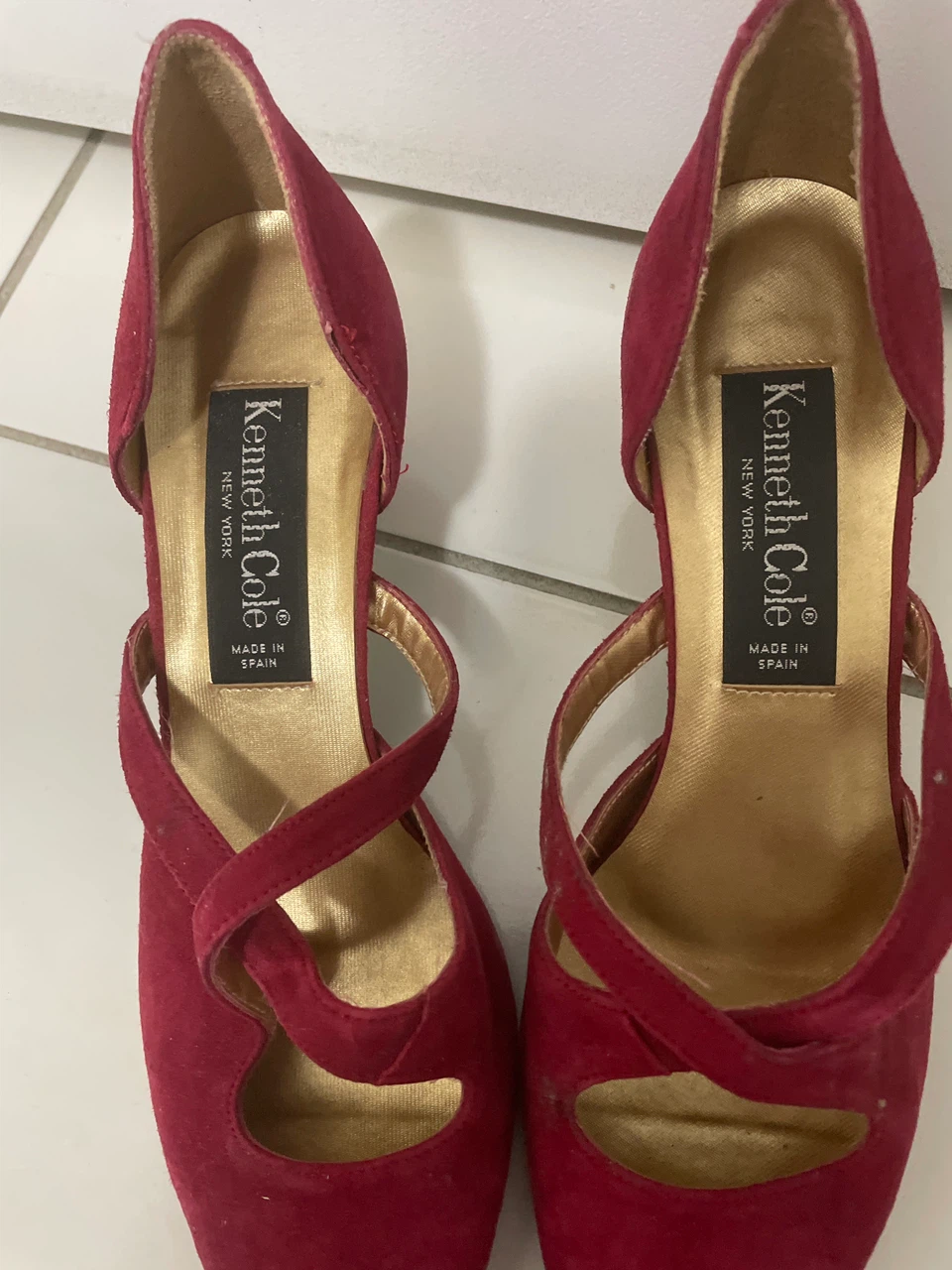 Kenneth Cole Red Suede Heels Size 7.5B - photo 4