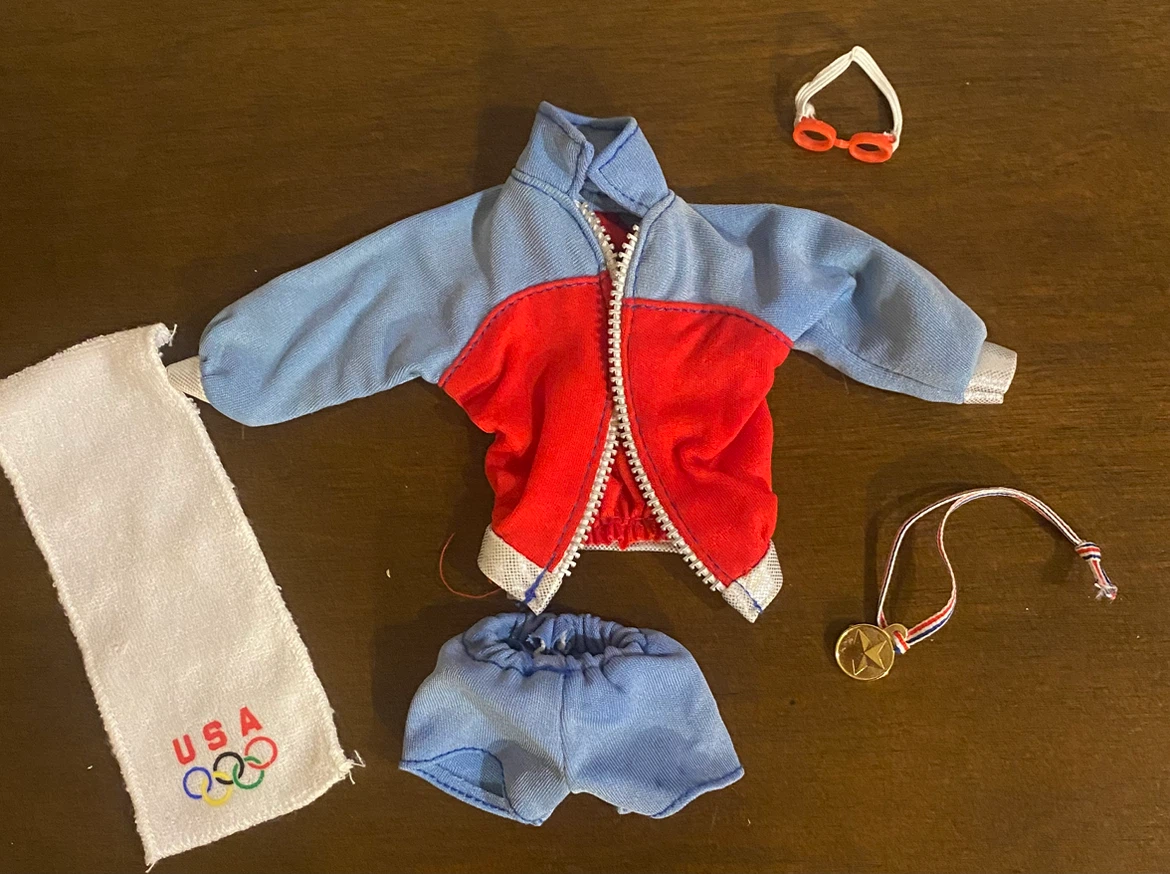 Assorted vintage Barbie Doll Clothes and Accessories Lot - photo 3