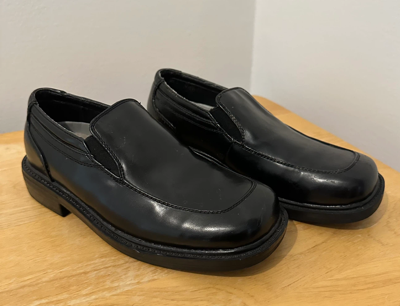 Dress Shoes boys sz 1 “Deer Stags” Black Slip-On Loafers