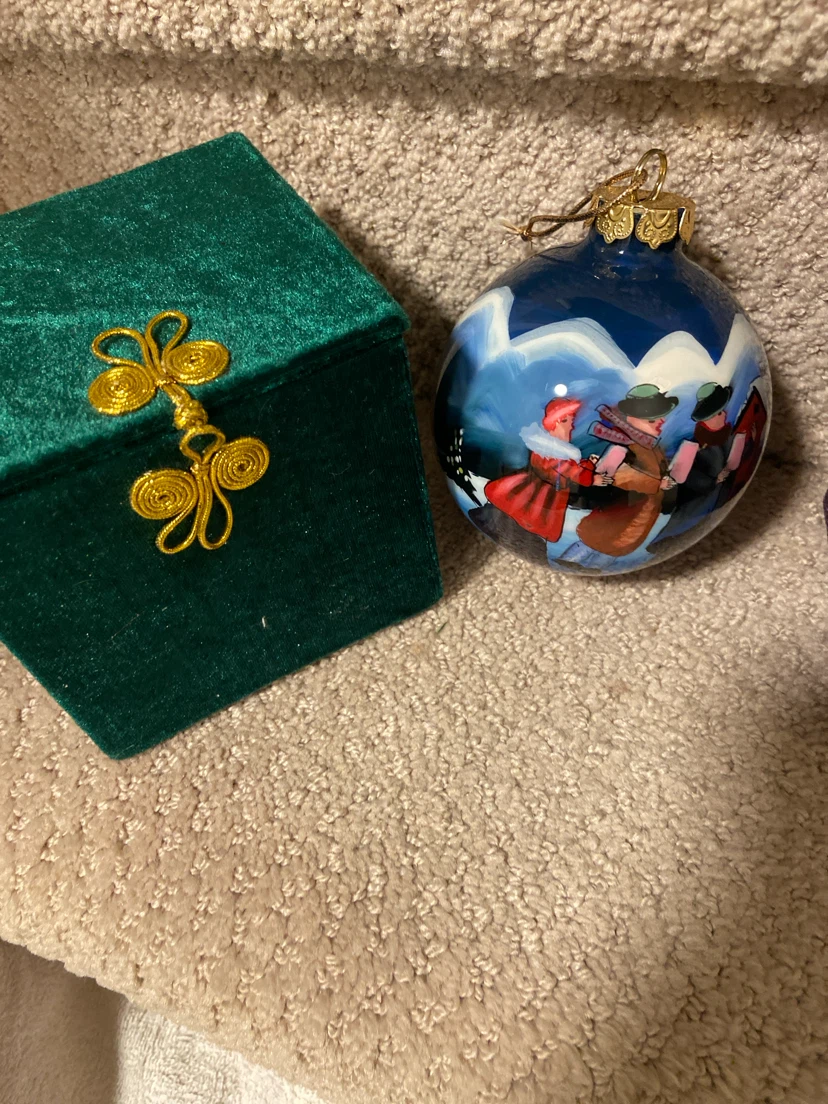 Set of 3 Christmas Ornaments with Velvet Boxes