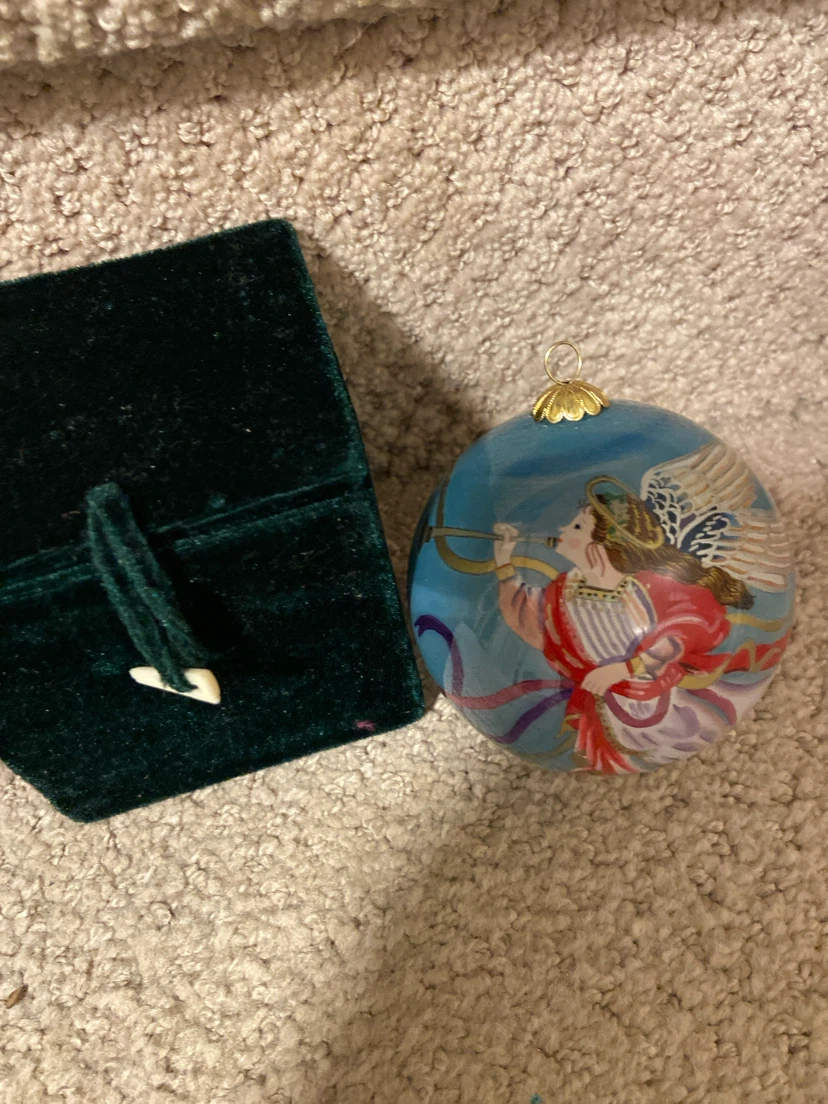 Set of 3 Christmas Ornaments with Velvet Boxes - photo 3