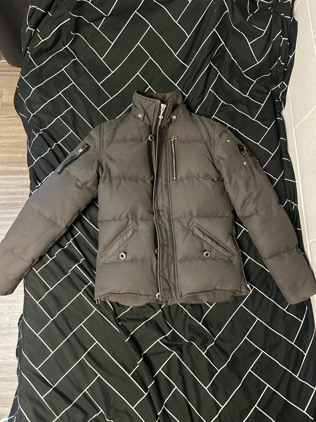 Moose Knuckles Winter Jacket (Grey) – Size Small - photo 2