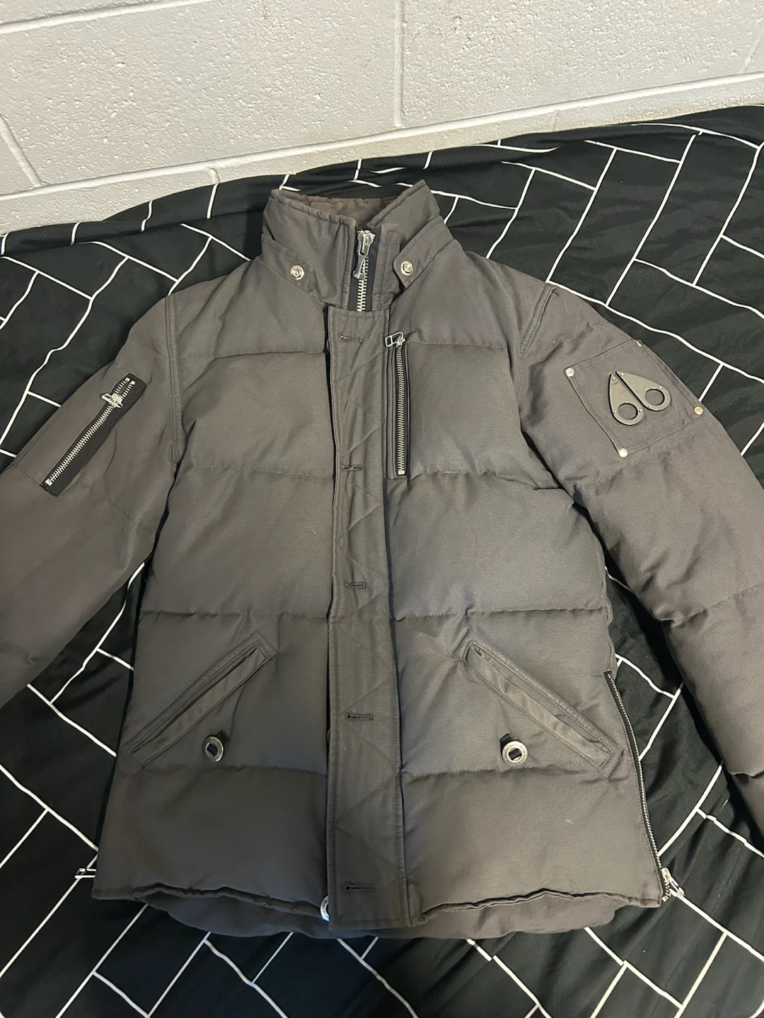 Moose Knuckles Winter Jacket (Grey) – Size Small
