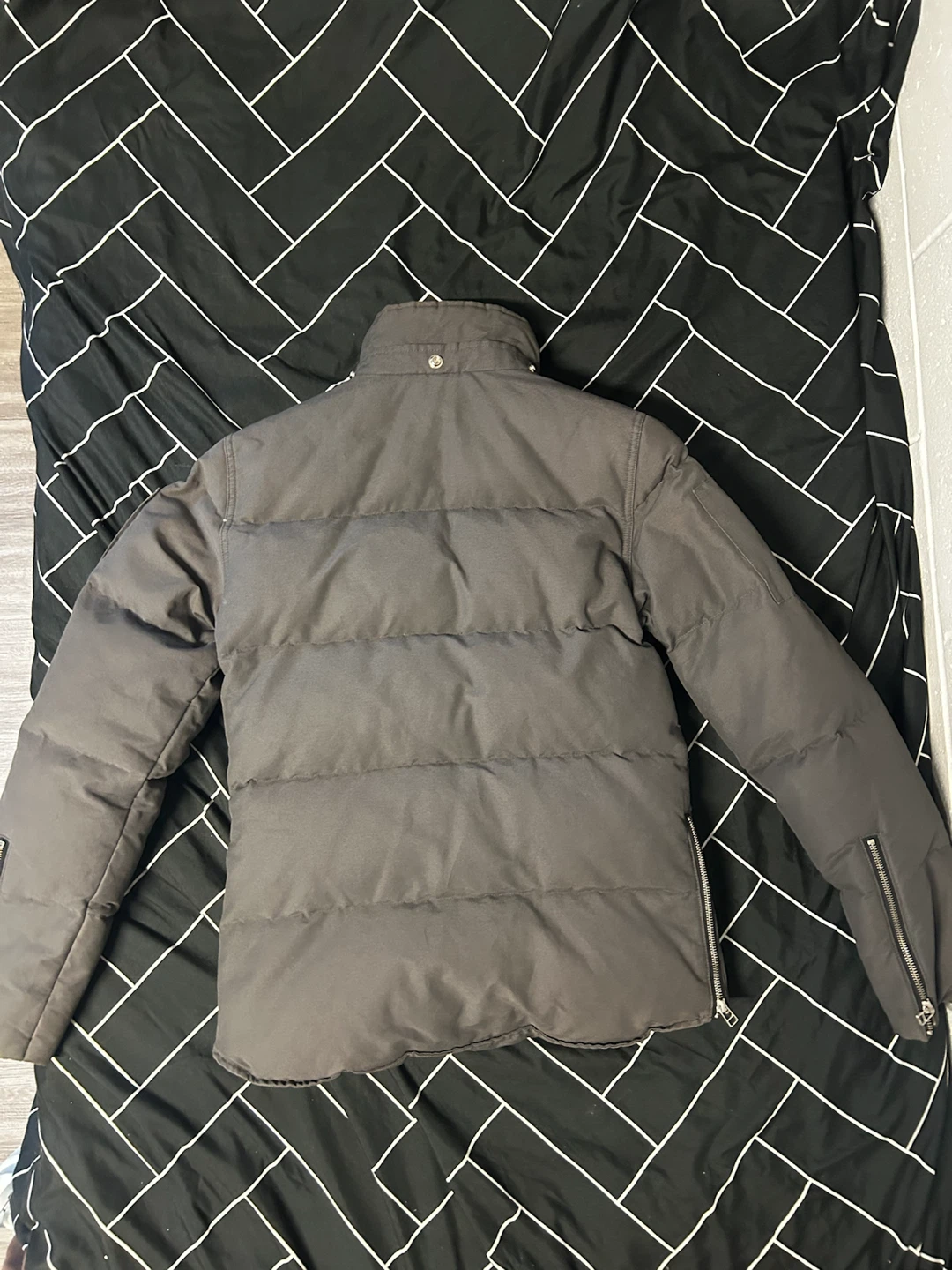 Moose Knuckles Winter Jacket (Grey) – Size Small - photo 3