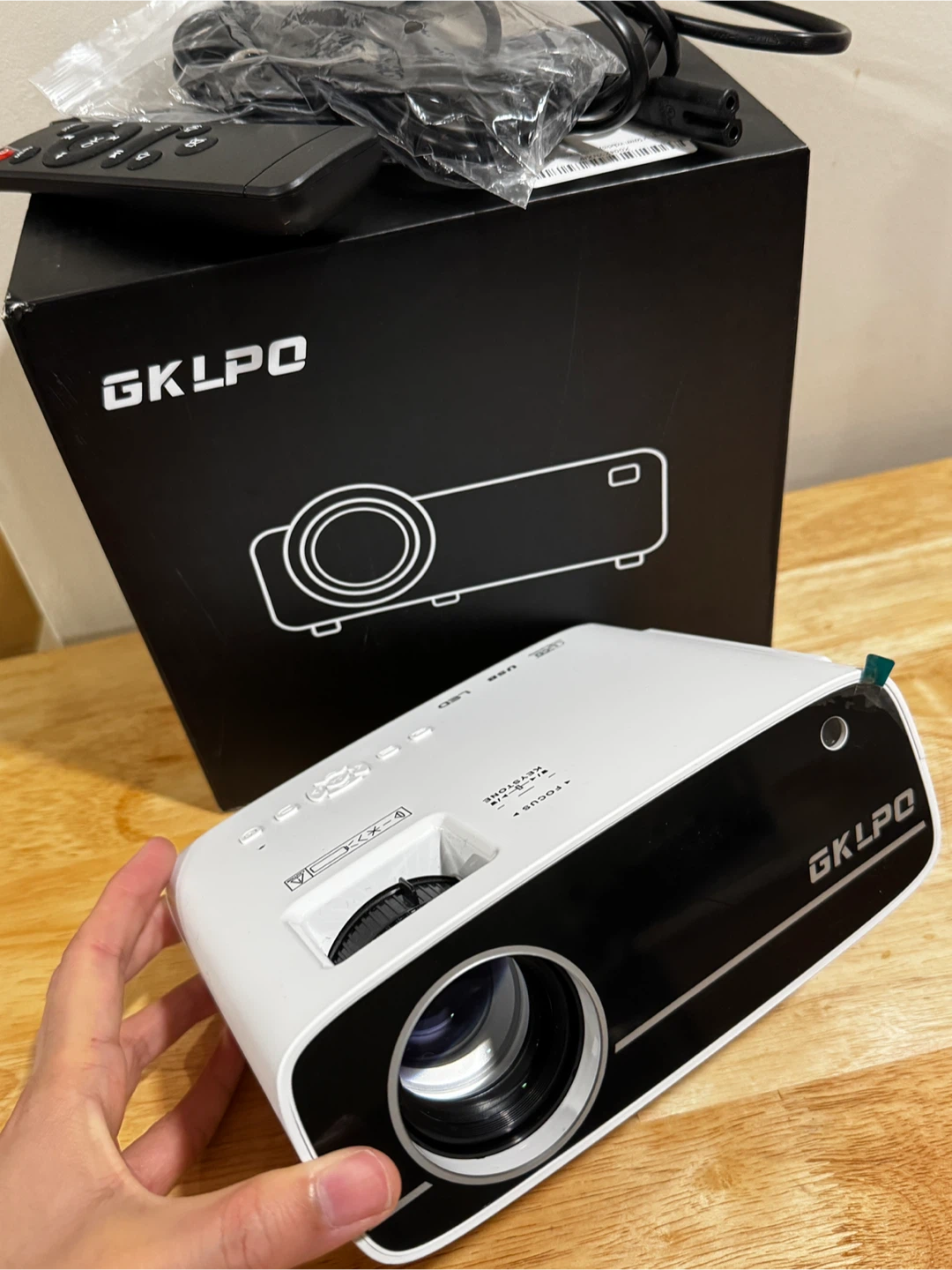 GKLPO LED Projector