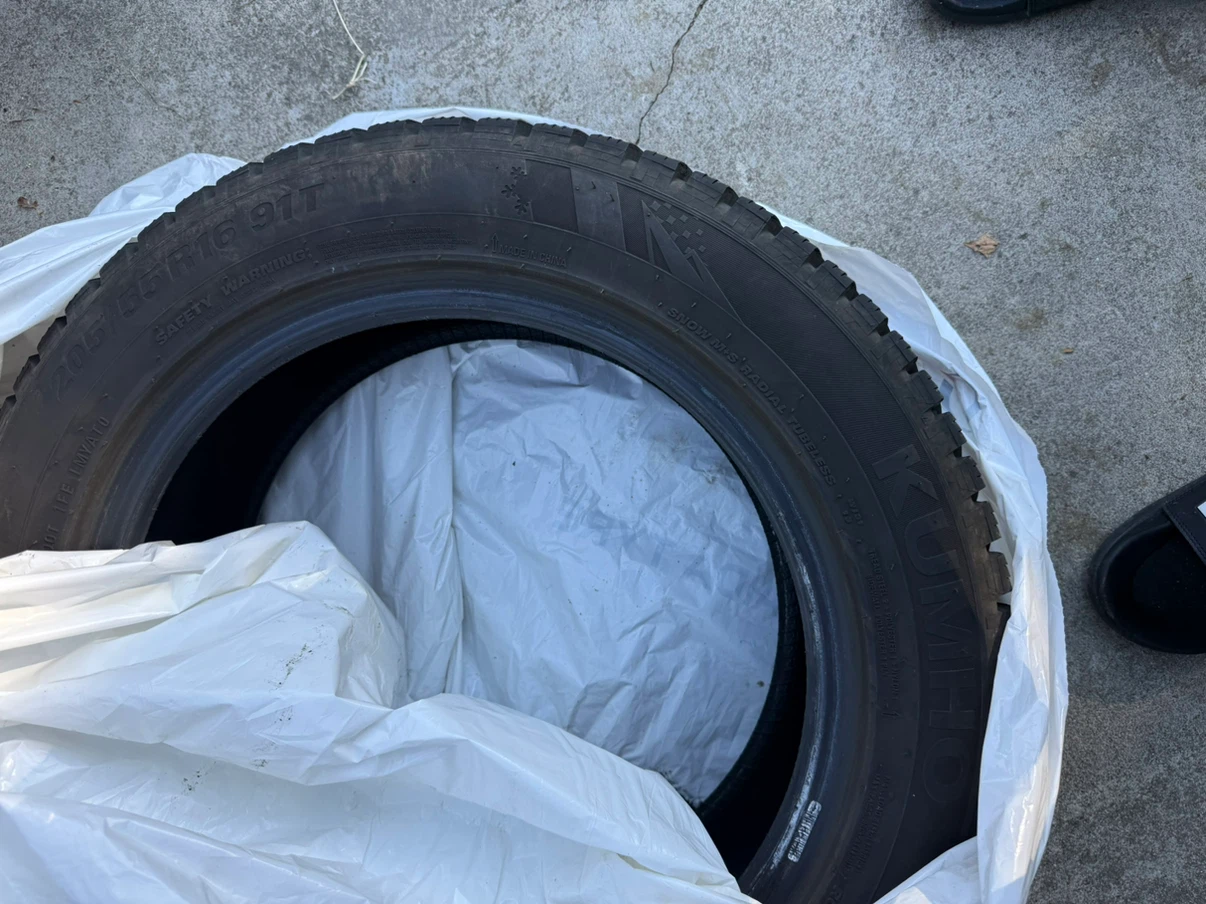 Kumho 205/55R16 91T Winter Tire - photo 4