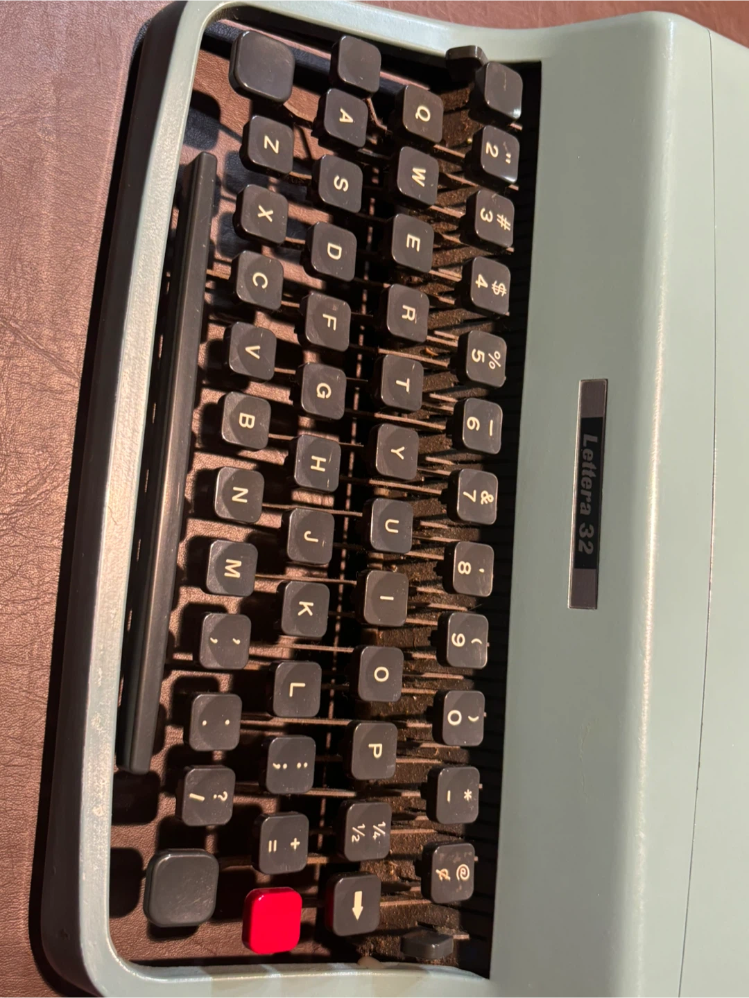 Vintage Antique Olivetti Lettera 32 Typewriter - photo 4
