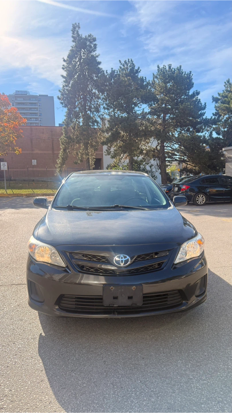 2013 Toyota Corolla 5 speed Manual with Safety